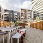 Huswell - New With Parking Near The *