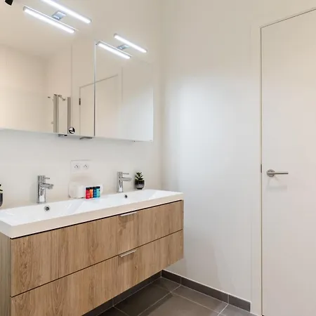 Casiola - New With Parking Near The Oostende