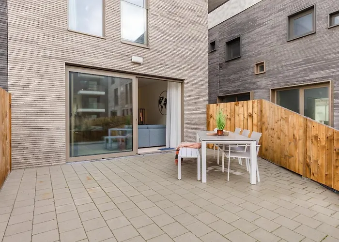 Huswell - New With Parking Near The