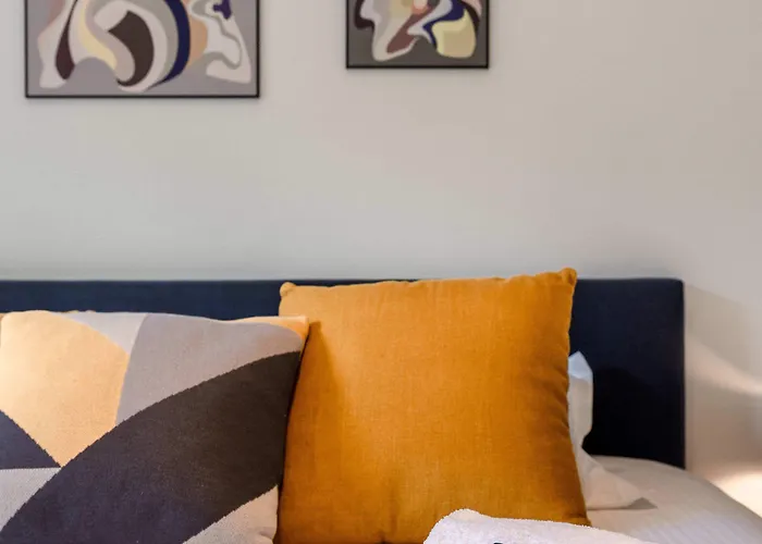 Huswell - New With Parking Near The *