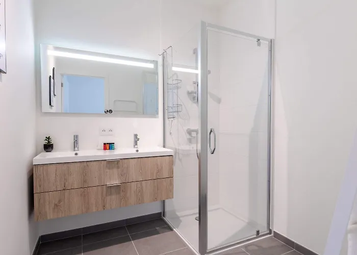 Huswell - New With Parking Near The